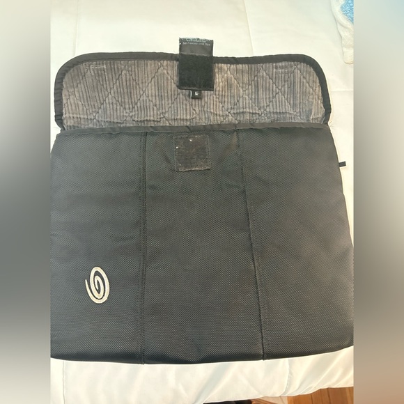 Timbuk2 Black Nylon Laptop Sleeve with Front Logo - Picture 3 of 3